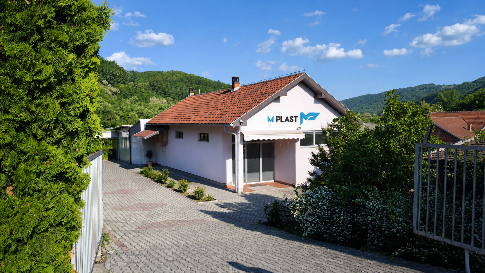 M-Plast – sedište firme u Brusu